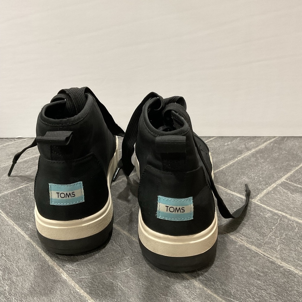 Toms Women’s Botas Lugs Black Utility High Top Sneaker - Picture 7 of 10
